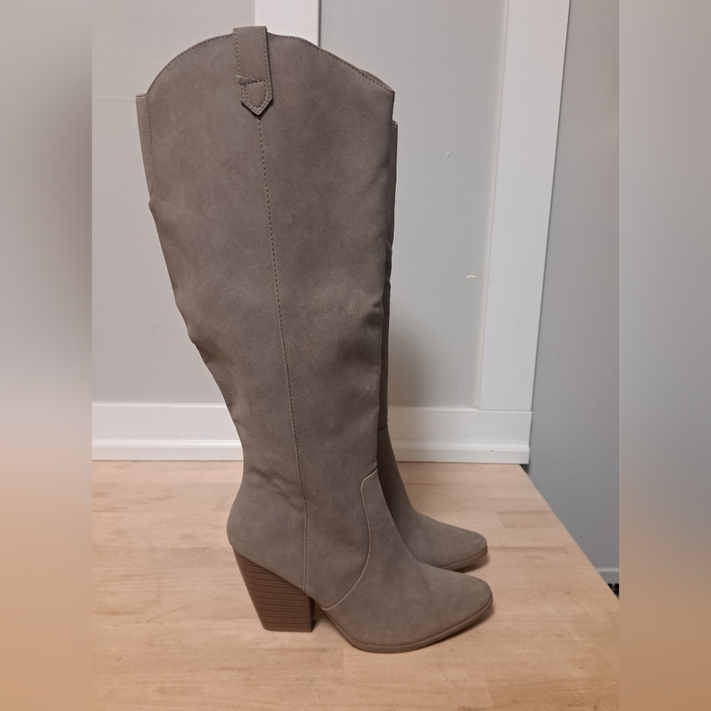 A.N.A Upland Tall Western-Style Boots – Taupe – Size 7M